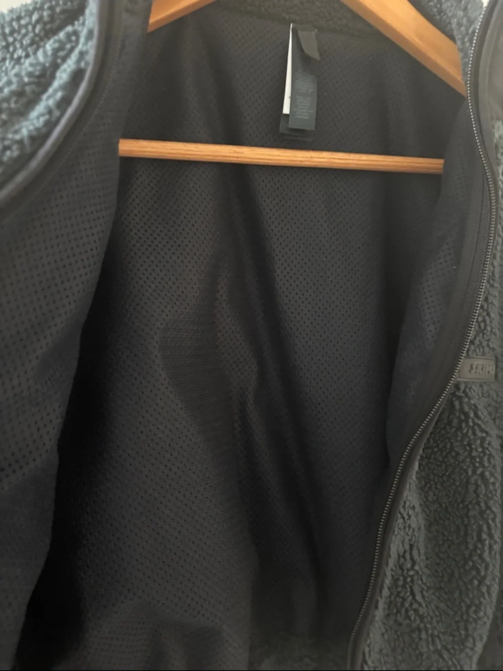 SKIMS Teddy Cropped Zip-Up Jacket - Picture 11 of 11